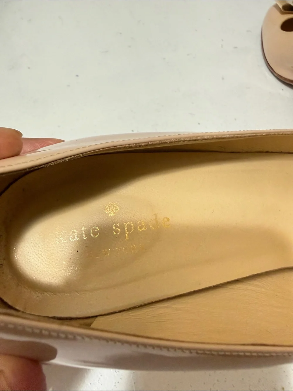 kate spade Nude Patent Leather Bow Pumps with Gold Accent in good condition